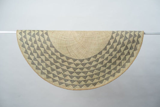 Black Triangle Mat | 4' Round | Natural Base